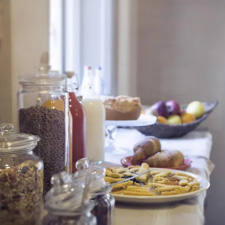 Di Via Montebello Bed & Breakfast 3*