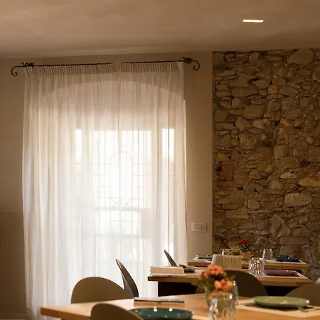Di Via Montebello Bed & Breakfast