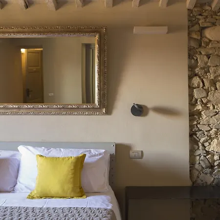 Di Via Montebello Bed & Breakfast 3*