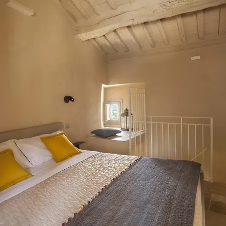 Di Via Montebello Bed & Breakfast