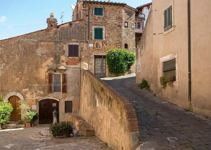 Di Via Montebello كاستاجنيتو كاردوتشي